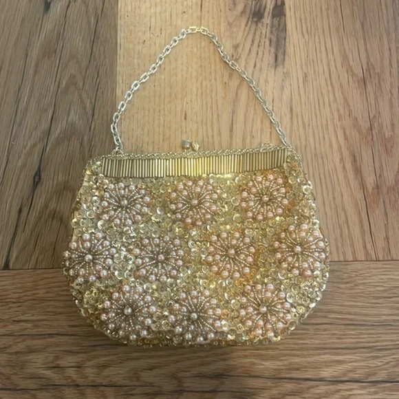 Vintage Gold Floral Purse - Picture 1 of 4